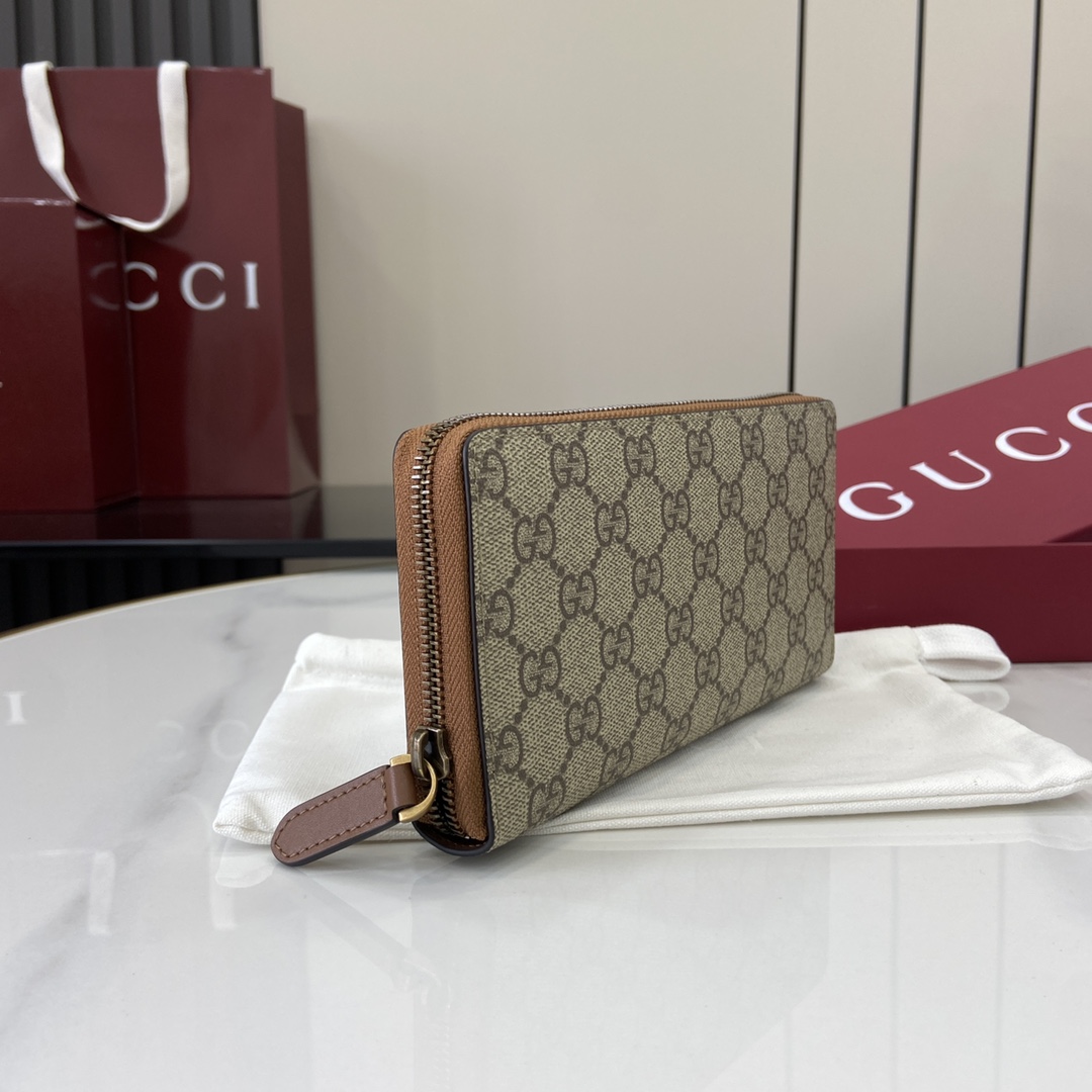 Gucci GG Emblem Around Wallet - EUR FASHION