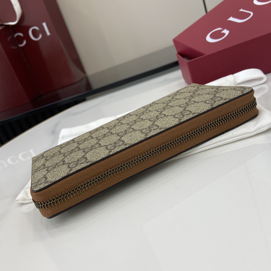 Gucci GG Emblem Around Wallet - EUR FASHION