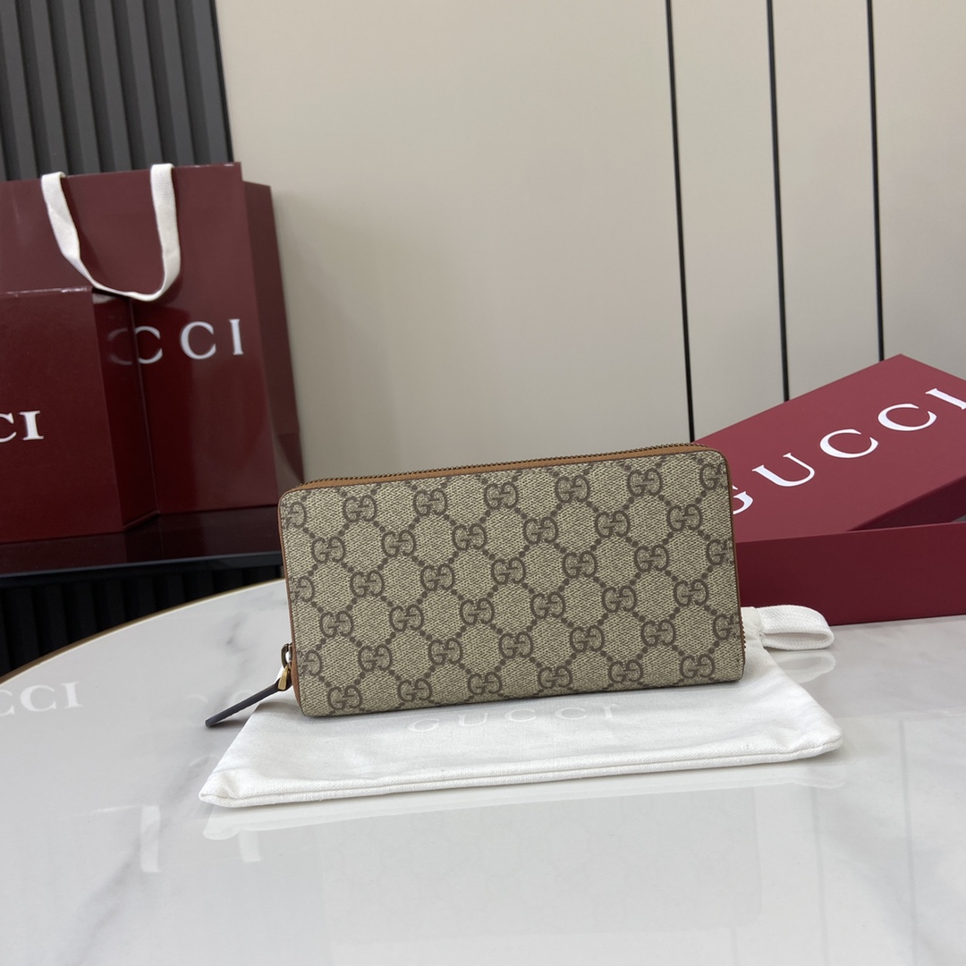 Gucci GG Emblem Around Wallet - EUR FASHION