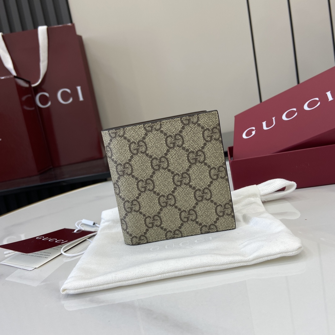 Gucci GG Emblem Bi-fold Wallet  - EUR FASHION