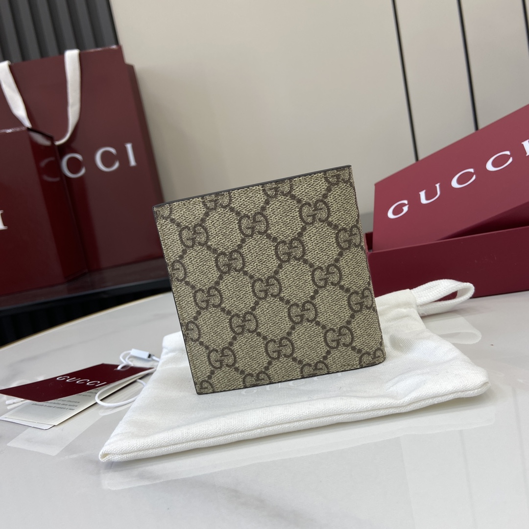 Gucci GG Emblem Bi-fold Wallet  - EUR FASHION