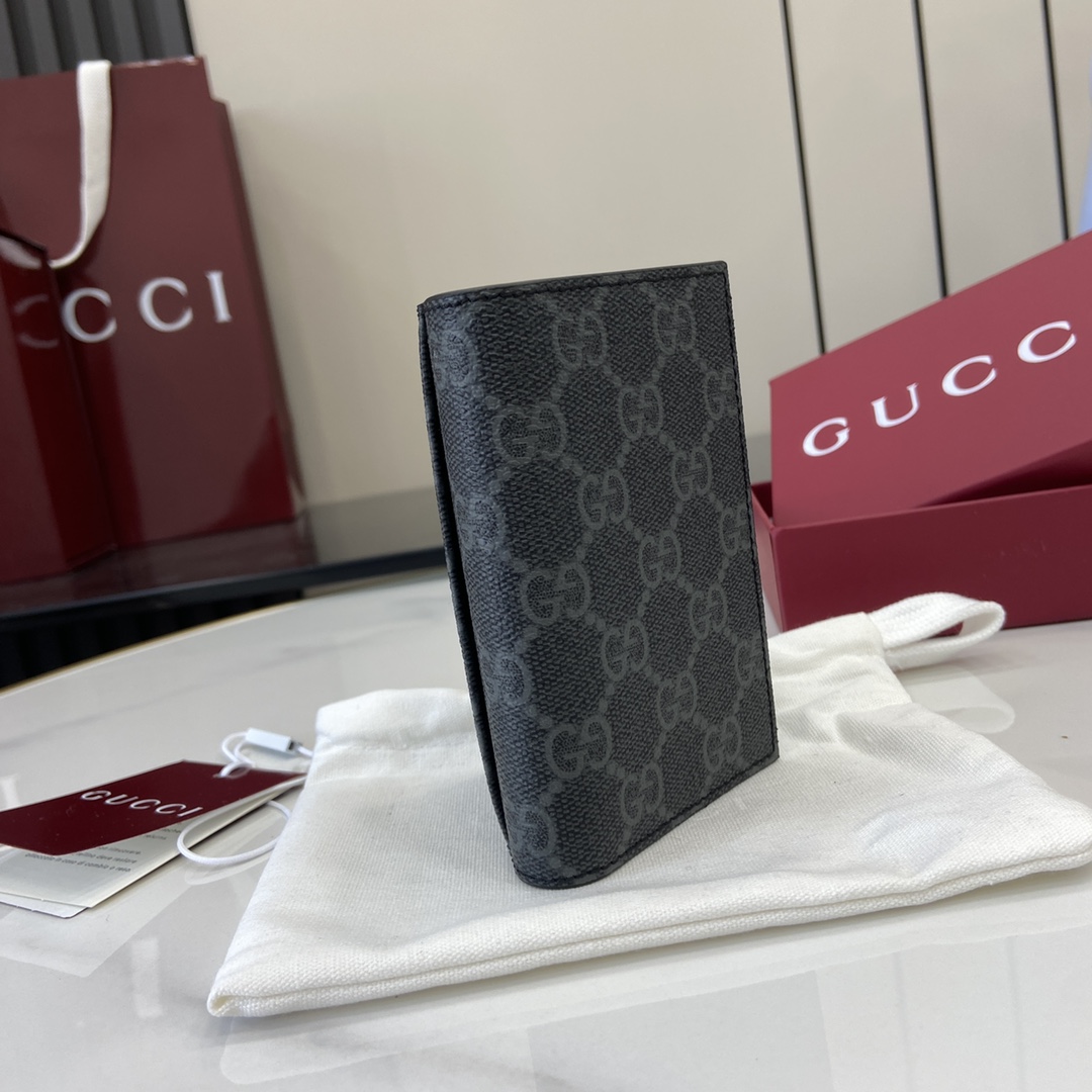 Gucci GG Emblem Bi-fold Card Case  - EUR FASHION