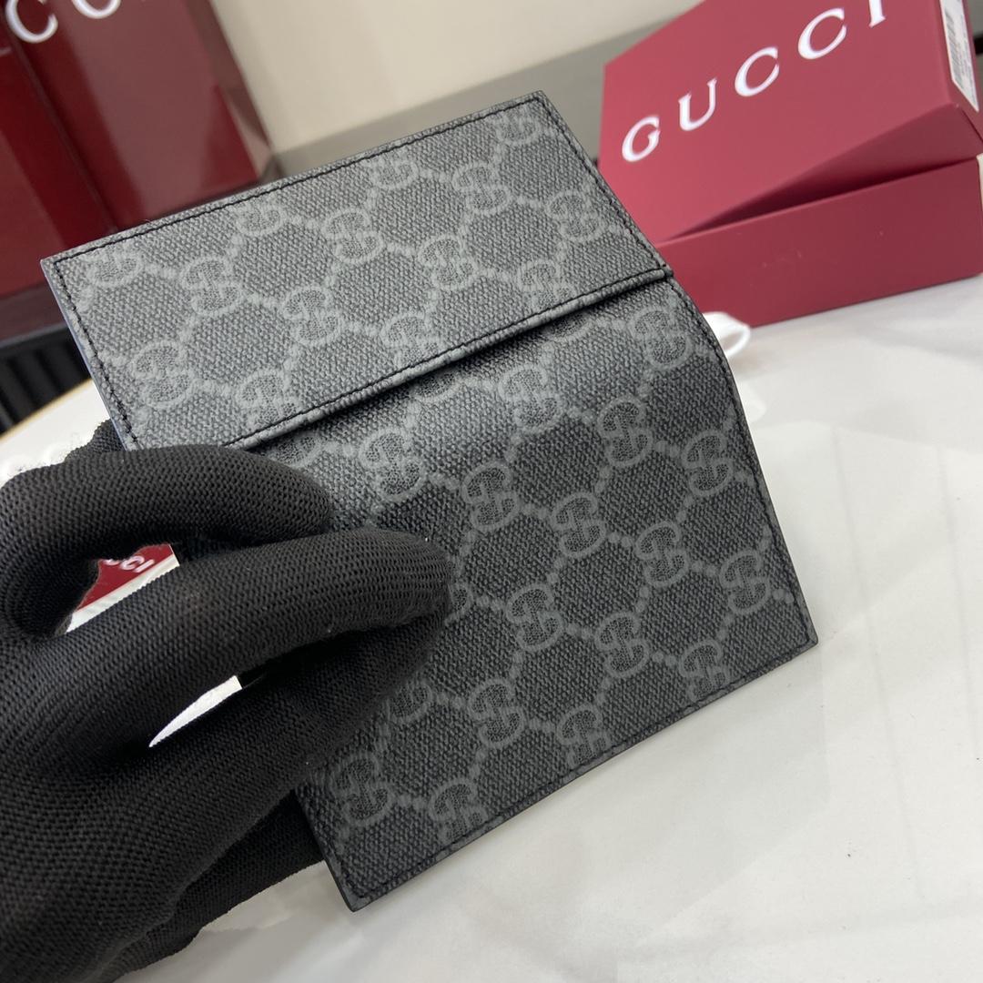 Gucci GG Emblem Bi-fold Card Case  - EUR FASHION