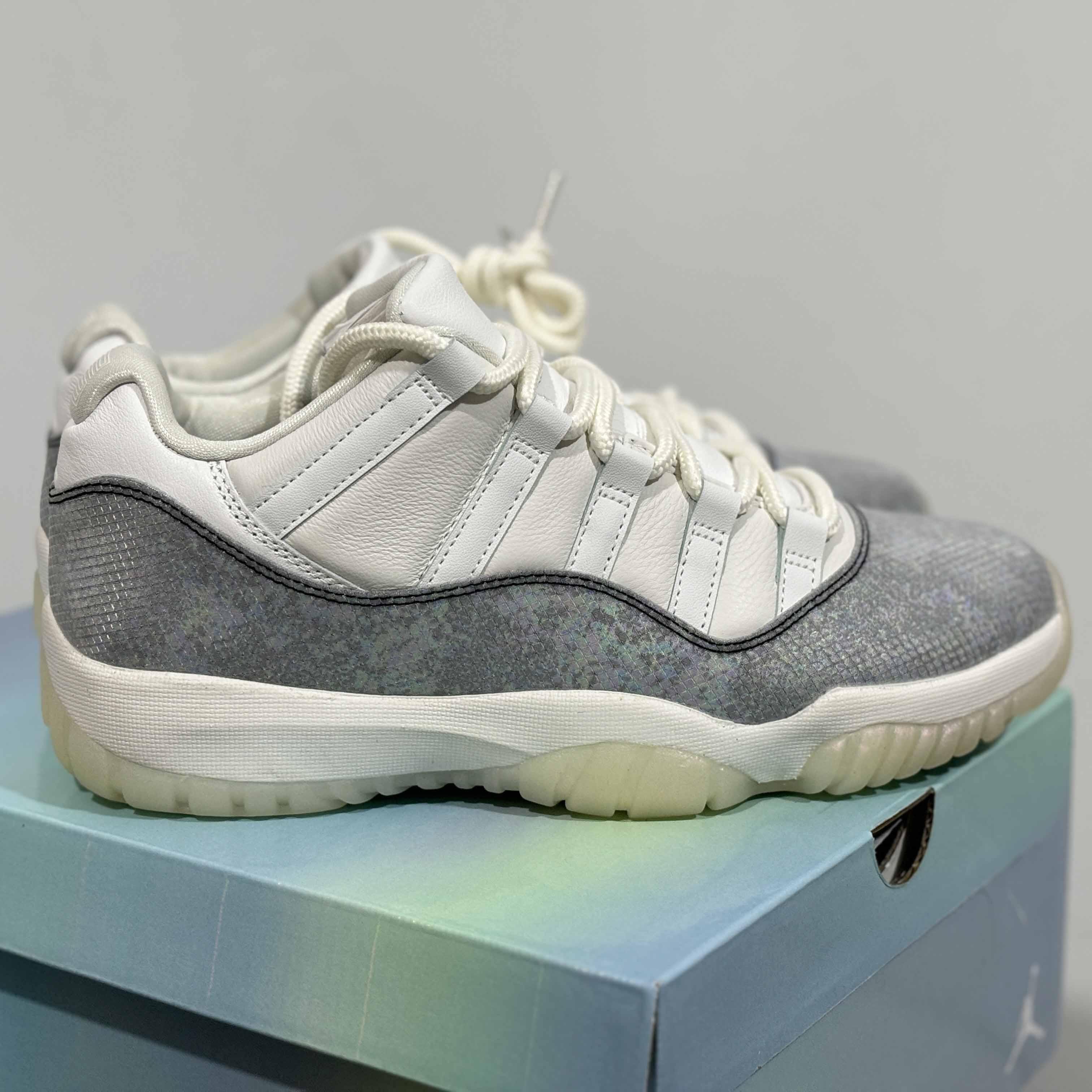 Air Jordan 11 Low Sneaker   HQ7000-001 - EUR FASHION