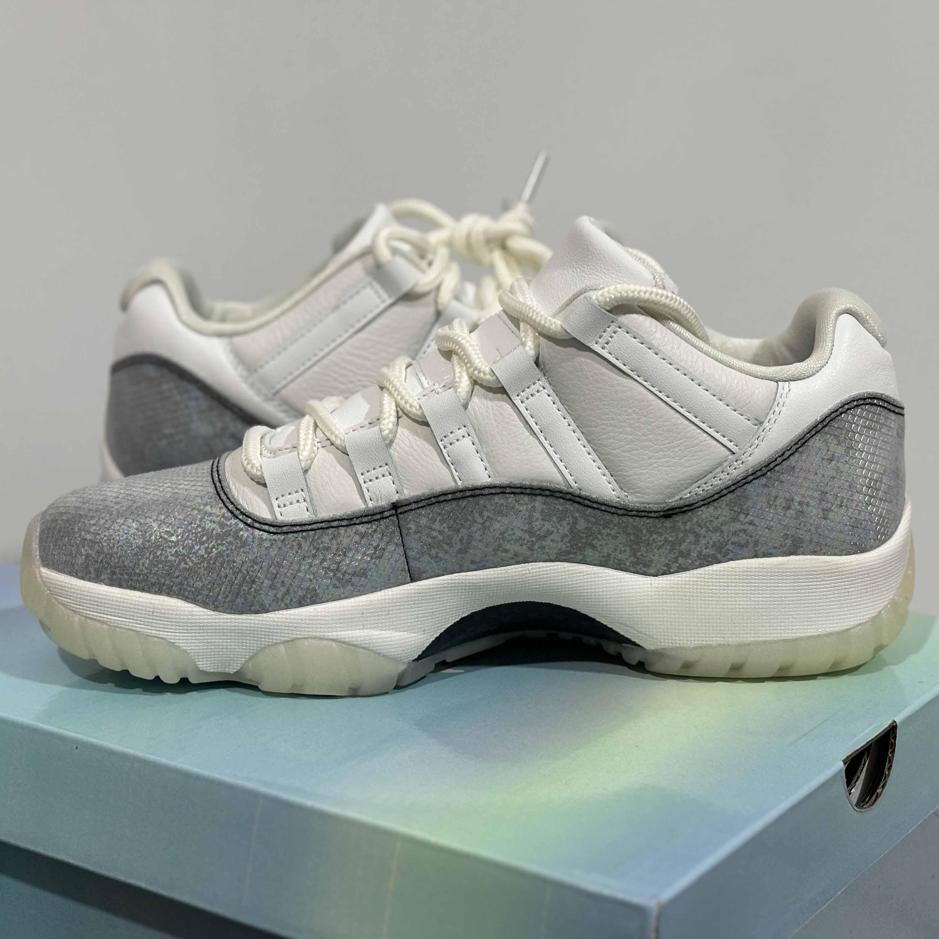 Air Jordan 11 Low Sneaker   HQ7000-001 - EUR FASHION