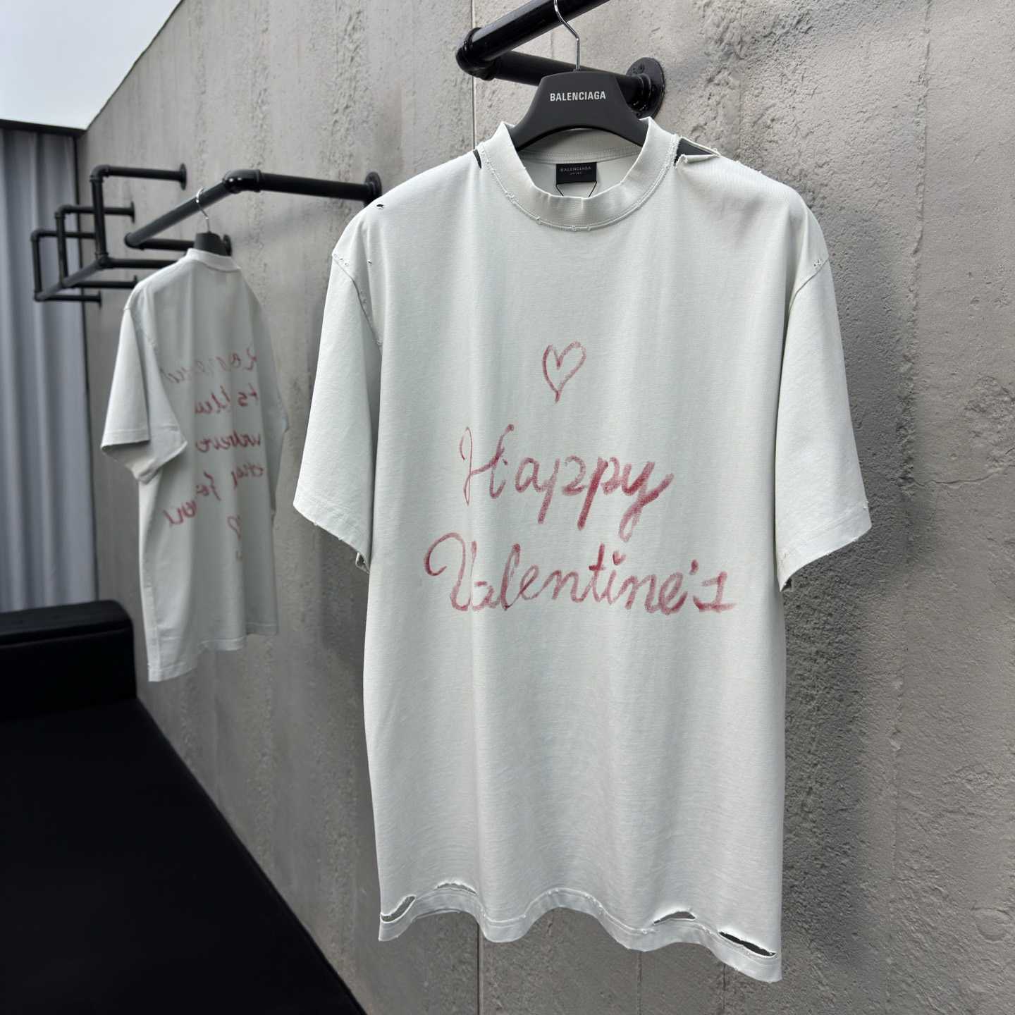 Balenciaga Lipstick Valentines T-Shirt Small Fit In Dirty White Tubular Jersey - EUR FASHION