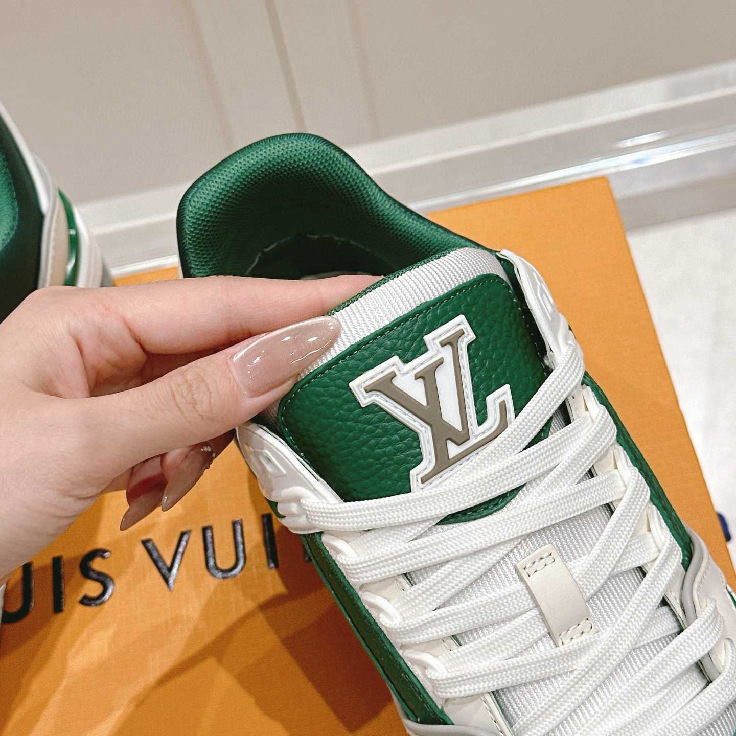 Louis Vuitton LV Trainer Sneaker  1ADHRG - EUR FASHION